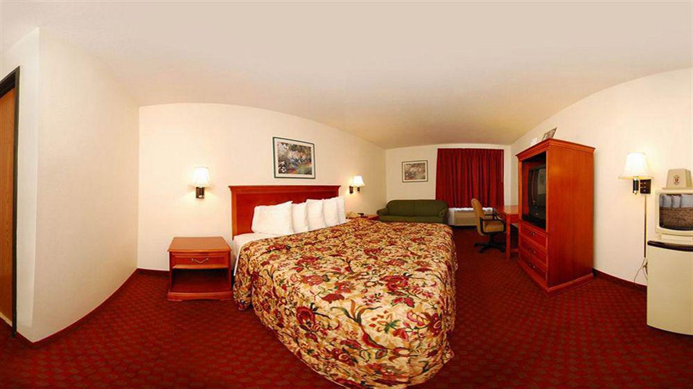 Отель Super 8 By Wyndham Troy Il/St. Louis Area Экстерьер фото